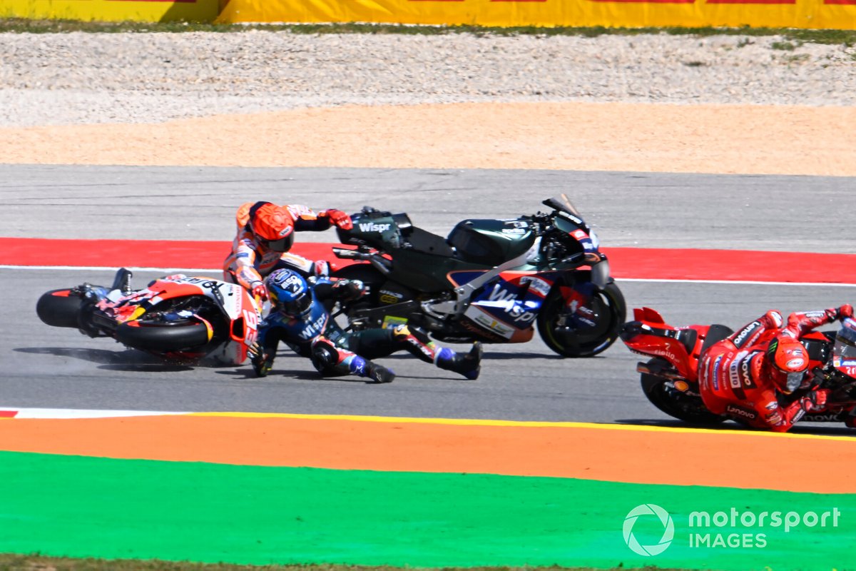 Marc Marquez, Repsol Honda Team, Miguel Oliveira, RNF MotoGP Racing, Francesco Bagnaia, Ducati Team crash
