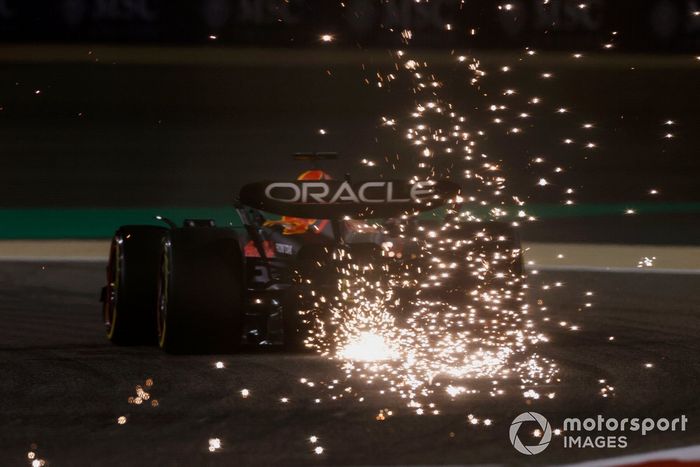 Max Verstappen y el Red Bull Racing RB19 echan chispas