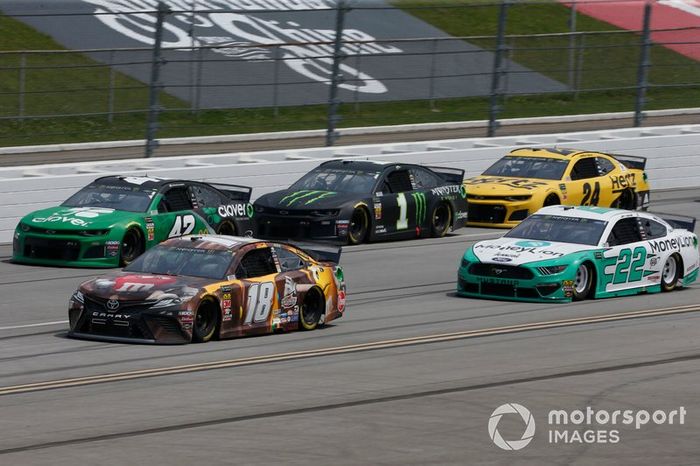  Kyle Busch, Joe Gibbs Racing, Toyota Camry M&M's Chocolate Bar  Kyle Larson, Chip Ganassi Racing, Chevrolet Camaro Clover