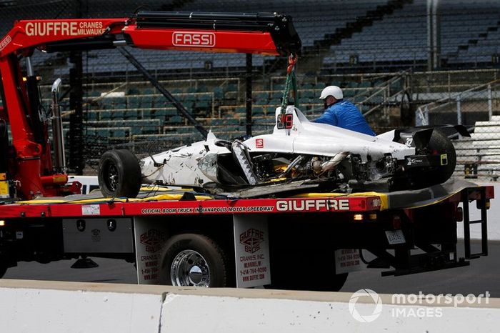 Kyle Kaiser, Juncos Racing Chevrolet después de choque en la curva 3
