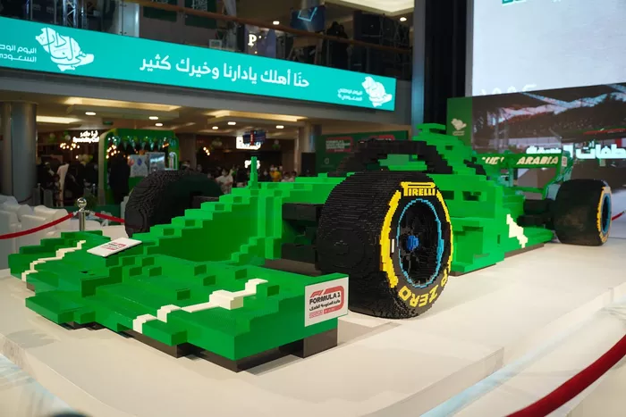 الاتحاد السعودي للسيارات والدراجات النارية يبني أكبر مجسم لسيارة فورمولا واحد في العالم