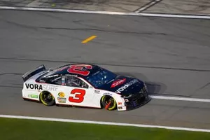 Austin Dillon, Richard Childress Racing, Chevrolet Camaro Dow VORASURF