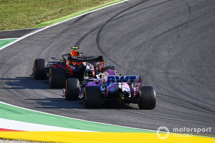 Alex Albon, Red Bull Racing RB16 , Sergio Pérez, Racing Point RP20