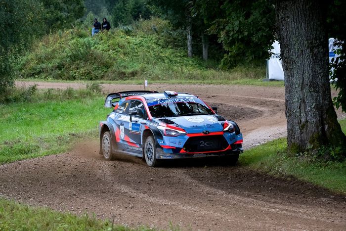 Pierre-Louis Loubet, Vincent Landais, Hyundai 2c Competition Hyundai i20 Coupe WRC