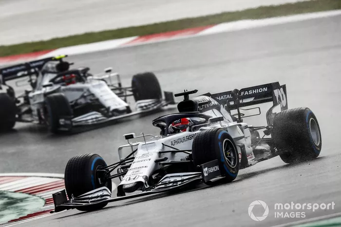 Daniil Kvyat, AlphaTauri AT01, Pierre Gasly, AlphaTauri AT01