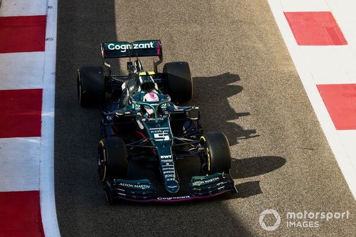 Sebastian Vettel, Aston Martin AMR21 Mule 