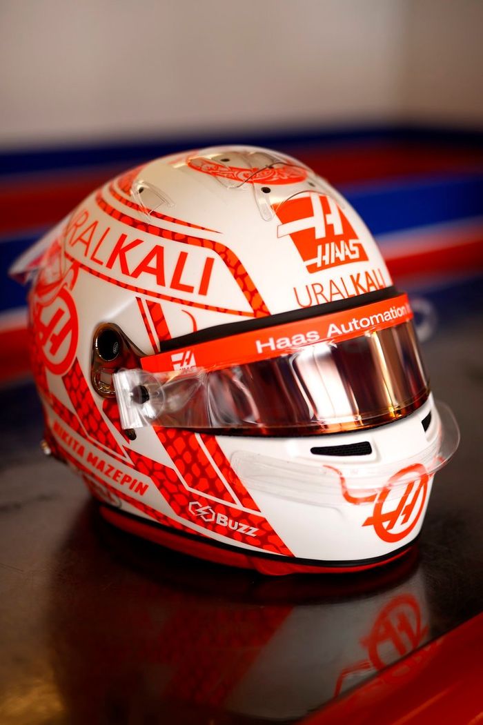 El casco de Nikita Mazepin, Haas F1, para el GP de Estados Unidos 2021