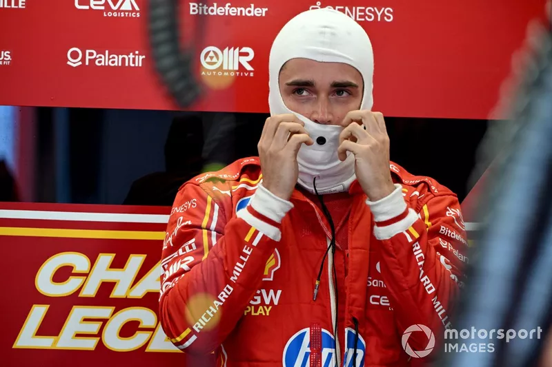Charles Leclerc, Scuderia Ferrari, dans le garage 