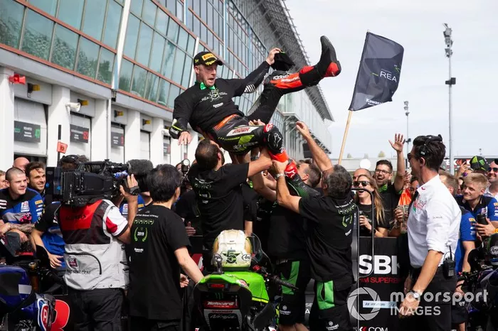 Jonathan Rea, Kawasaki Racing Team festeggia il suo quinto titolo