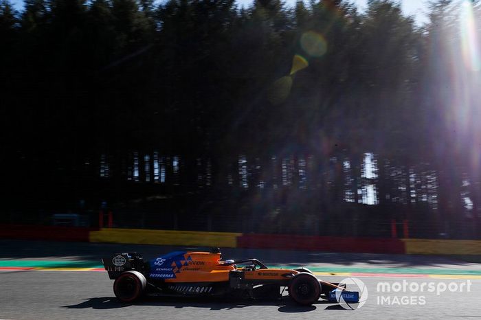 16. Carlos Sainz Jr: 1'46.507 (punição)