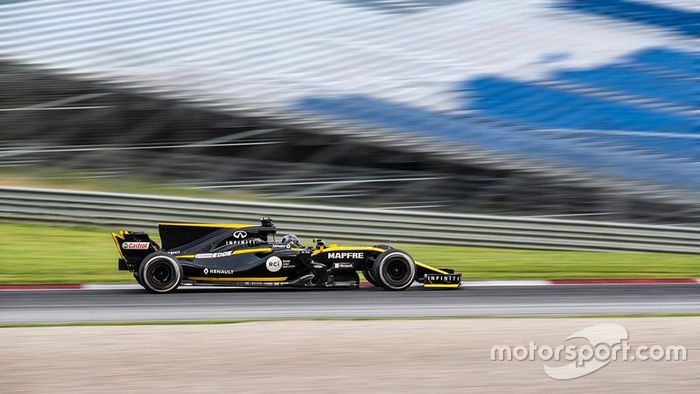 Guanyu Zhou, Academia Renault Sport, prueba el Renault 2017 F1