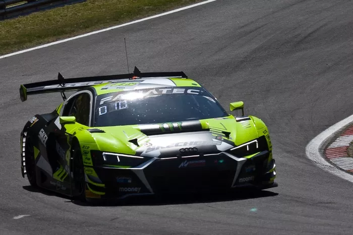 #46 Team WRT Audi R8 LMS evo II: Valentino Rossi, Frédéric Vervisch