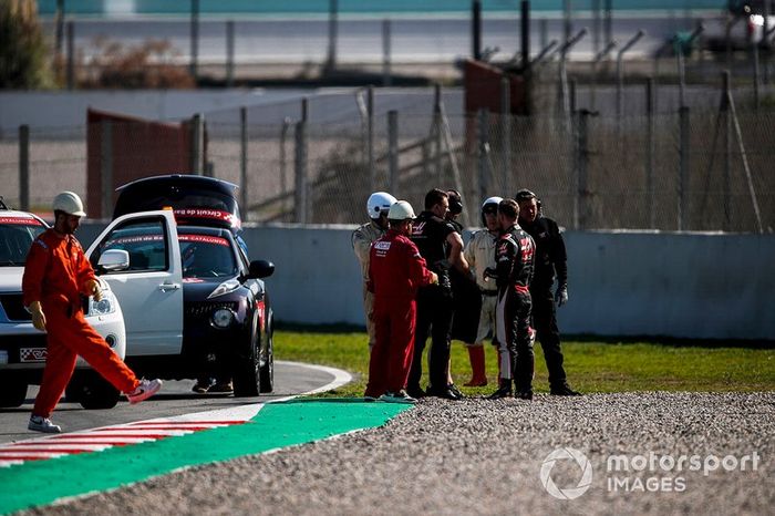 El accidente de Kevin Magnussen, Haas F1 Team VF-20 que provocó una bandera roja