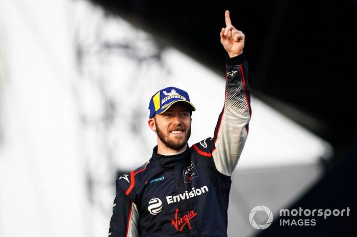 Sam Bird, Virgin Racing, celebra en el podio