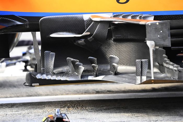 Detalle del bargeboard del McLaren MCL35M