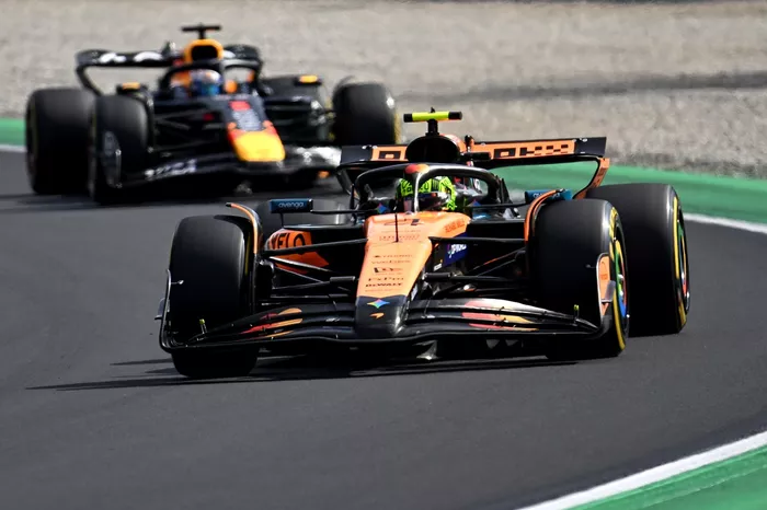 Lando Norris, McLaren, Max Verstappen, Red Bull Racing