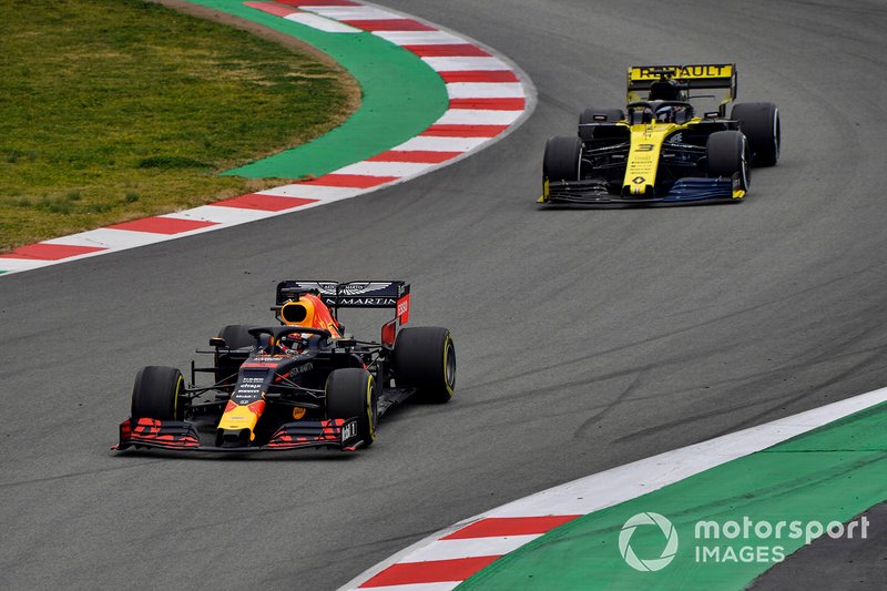 Max Verstappen, Red Bull Racing RB15, leads Daniel Ricciardo, Renault R.S.19