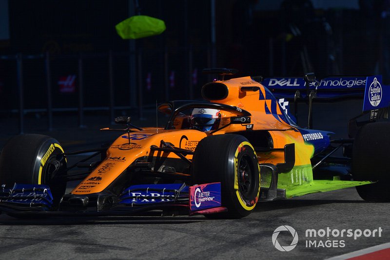 Carlos Sainz Jr., McLaren MCL34 with aero paint