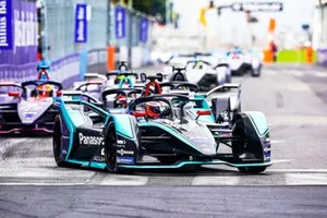 Mitch Evans, Panasonic Jaguar Racing, Jaguar I-Type 3, Stoffel Vandoorne, HWA Racelab, VFE-05, Robin Frijns, Envision Virgin Racing, Audi e-tron FE05 