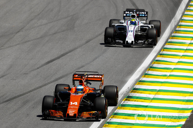 Fernando Alonso, McLaren MCL32, Felipe Massa, Williams FW40