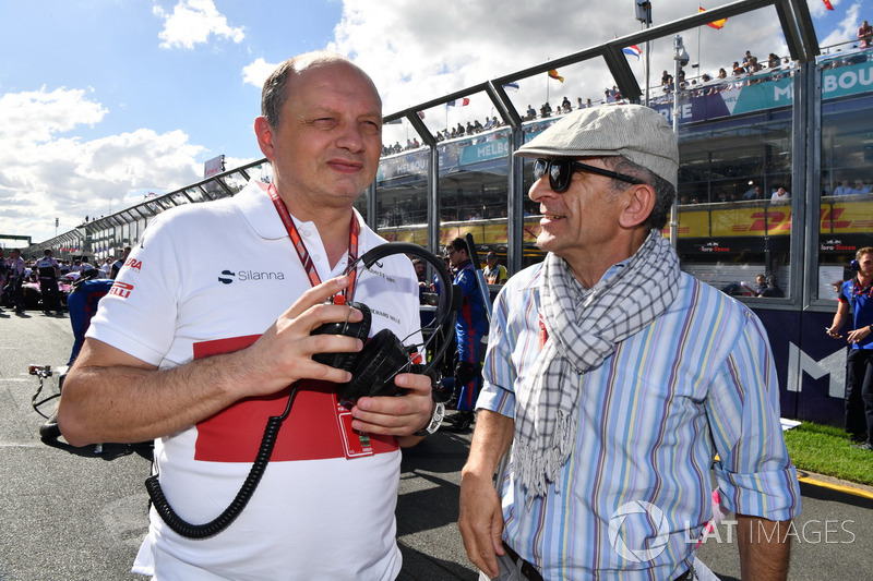Frederic Vasseur, Sauber, Team Principal in griglia