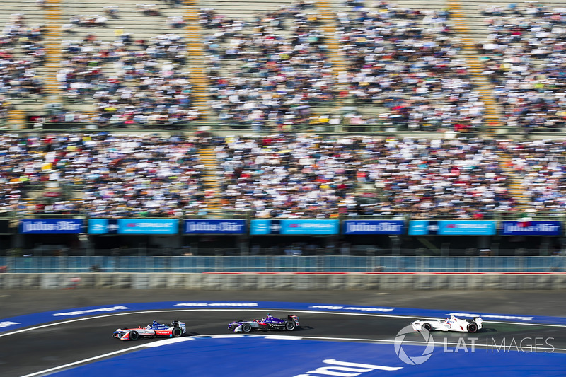 Nick Heidfeld, Mahindra Racing, Alex Lynn, DS Virgin Racing & Jose Maria Lopez, Dragon Racing