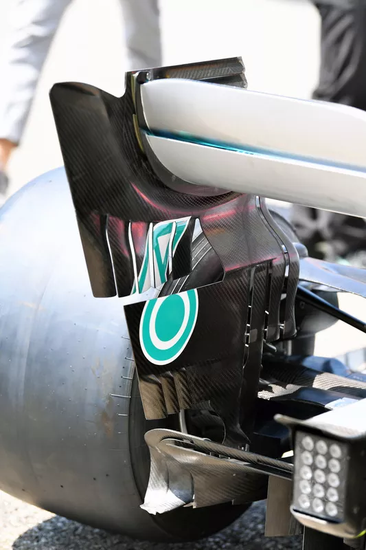 Mercedes-AMG F1 W09 rear wing