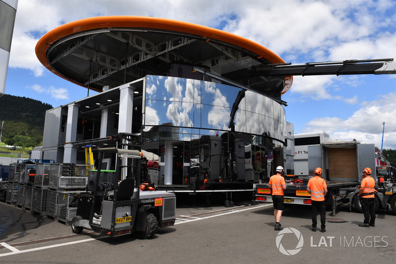 Motorhome McLaren in costruzione