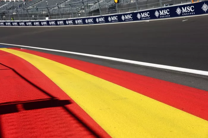 A general view of the circuit