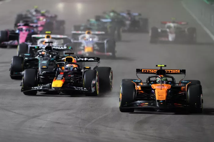 Lando Norris, McLaren, Max Verstappen, Red Bull Racing