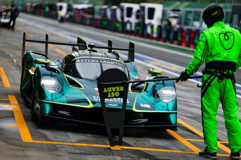 #007 Aston Martin Thor Équipe Aston Martin Valkyrie : Harry Tincknell, Tom Gamble