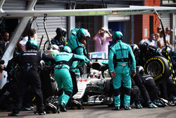 Піт-стоп Льюіса Хемілтона, Mercedes AMG F1 W07 Hybrid