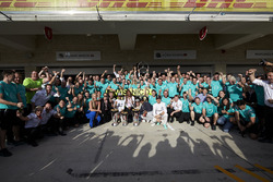 Ganador Lewis Hamilton, Mercedes AMG F1, Nico Rosberg, Mercedes AMG F1; Lindsey Vonn, Gordon Ramsey