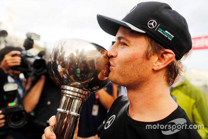 Ganador, Nico Rosberg, Mercedes AMG F1 celebra el campeonato de constructores
