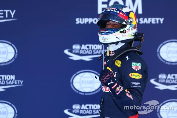 Daniel Ricciardo vibrou após superar Max Verstappen e conquistar o terceiro lugar no grid - o australiano segue invicto nas classificações em 2016
