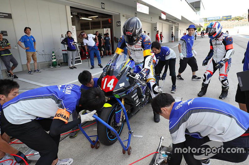 #14 Iwata Racing Family, Yamaha: Motoaki Sawamura, Kazuyuki Nishimura, Takeshi Miyakoshi