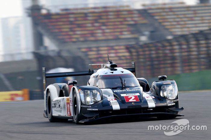#2 Porsche Team Porsche 919 Hybrid: Romain Dumas, Neel Jani, Marc Lieb