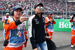 Sergio Perez, Sahara Force India F1 lors de la parade des pilotes