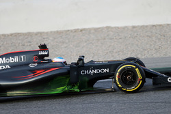 Фернандо Алонсо, McLaren MP4-31 с аэрокраской на боковинах