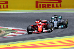 Себастьян Феттель, Ferrari SF70H, Валттері Боттас, Mercedes-Benz F1 W08