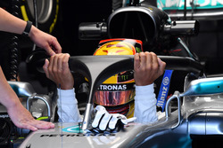Lewis Hamilton, Mercedes-Benz F1 W08 haloyla