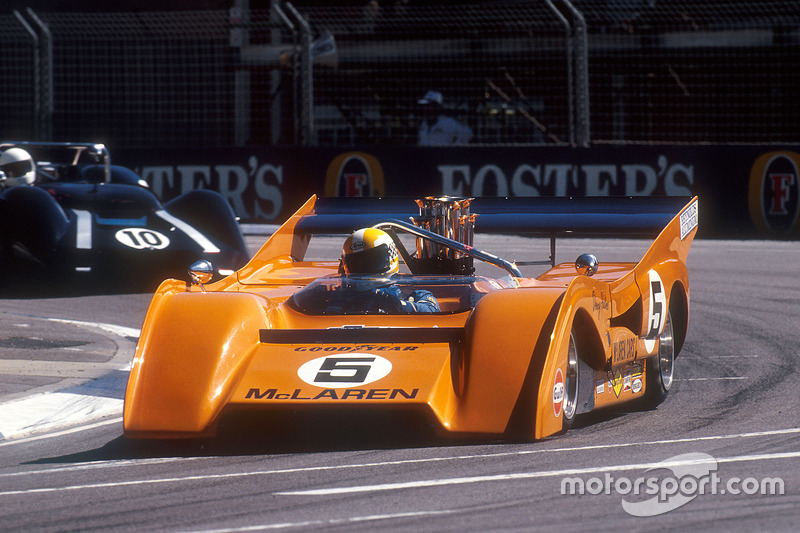 1971 McLaren M8F Can-Am bolide in een supportrace