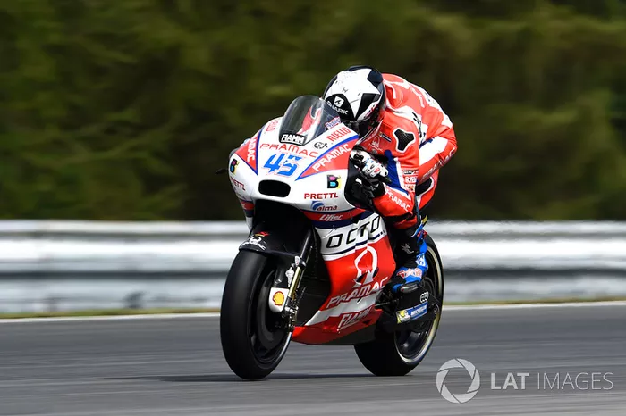 Scott Redding, companheiro de Petrucci na Pramac, foi a decepção do dia e larga em último.