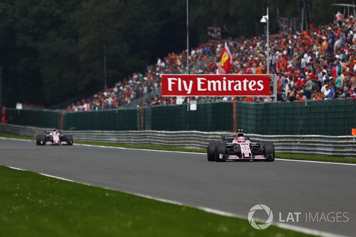 Esteban Ocon, Sahara Force India F1 VJM10, Sergio Perez, Sahara Force India F1 VJM10