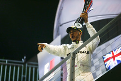Podium: ganador, Lewis Hamilton, Mercedes AMG F1