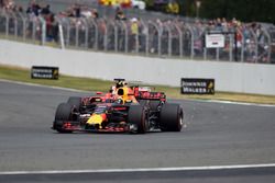 Sebastian Vettel, Ferrari SF70H y Max Verstappen, Red Bull Racing RB13