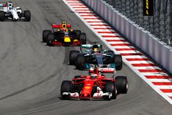 Kimi Raikkonen, Ferrari SF70H, Lewis Hamilton, Mercedes AMG F1 W08, Max Verstappen, Red Bull Racing RB13