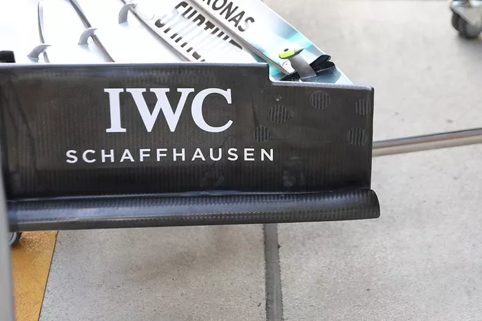 Detalle del alerón delantero del Mercedes AMG F1 W10