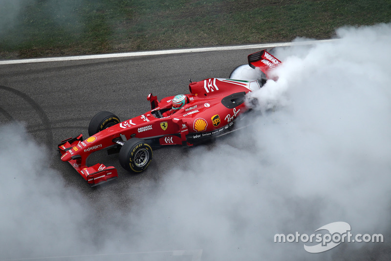 Заезд Ferrari F60