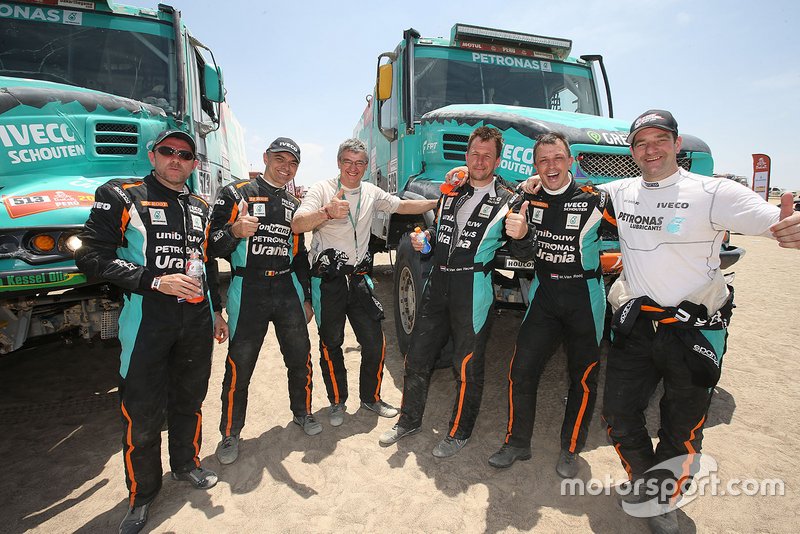 #513 Team De Rooy Iveco: Maurik van den Heuvel, Martijn van Rooij, Peter Kuijpers, #509 Team De Rooy Iveco: Ton van Genugten, Bernard Der Kinderen, Peter Willemsen  